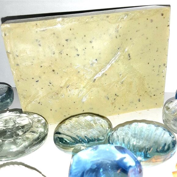 Hand crafted organic Mint Green tea Soap bar - Picture 3 of 4
